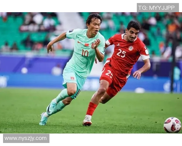 谢鹏飞精彩直塞球助攻队友破门展现卓越传球能力 谢鹏飞精彩直塞球助攻队友破门展现卓越传球能力